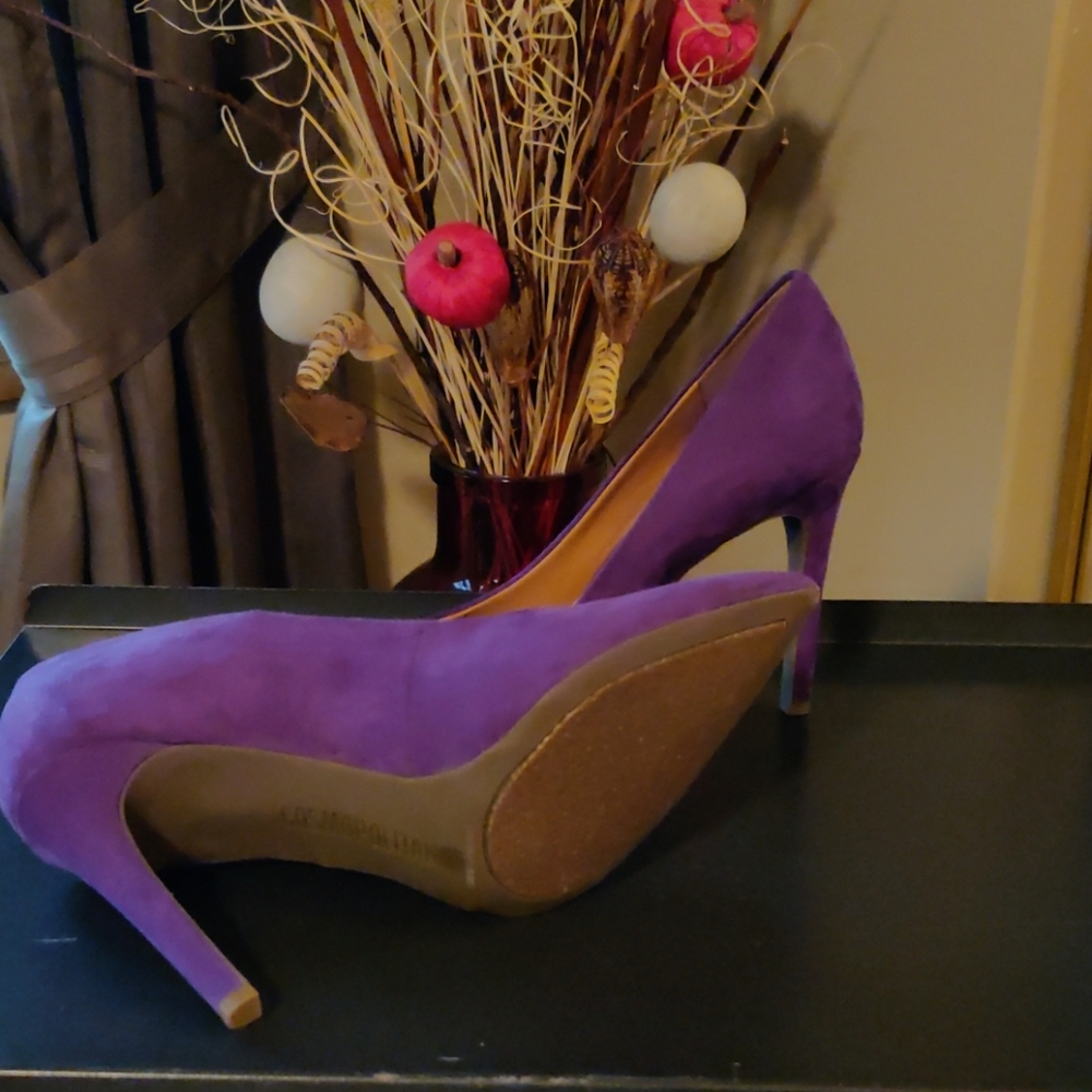 High Heels - Picture 3 of 3